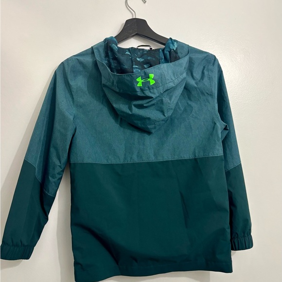 Under Armour Kids' Teal and Dark Green Raincoat, Size Youth Medium - Picture 2 of 4